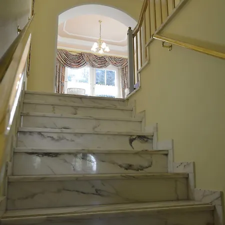 Lungotzer Hof Ξενοδοχείο 3*