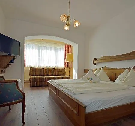 Lungotzer Hof Hotel