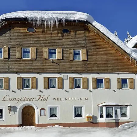 Lungotzer Hof Hotel 3*