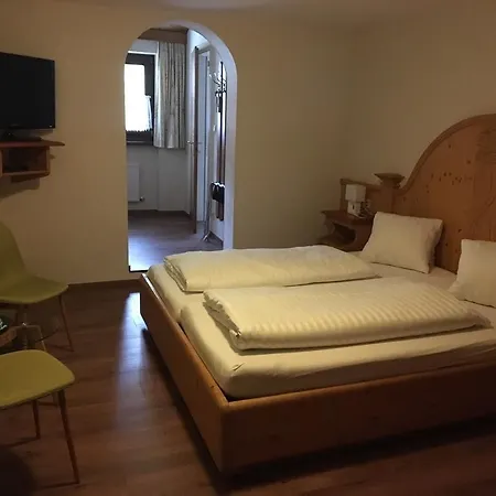 Ξενοδοχείο Lungotzer Hof 3*